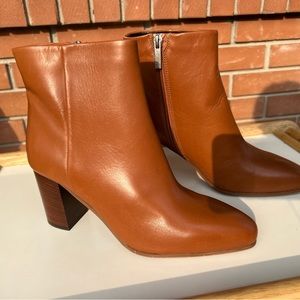 Brand new Aquatalia leather boots